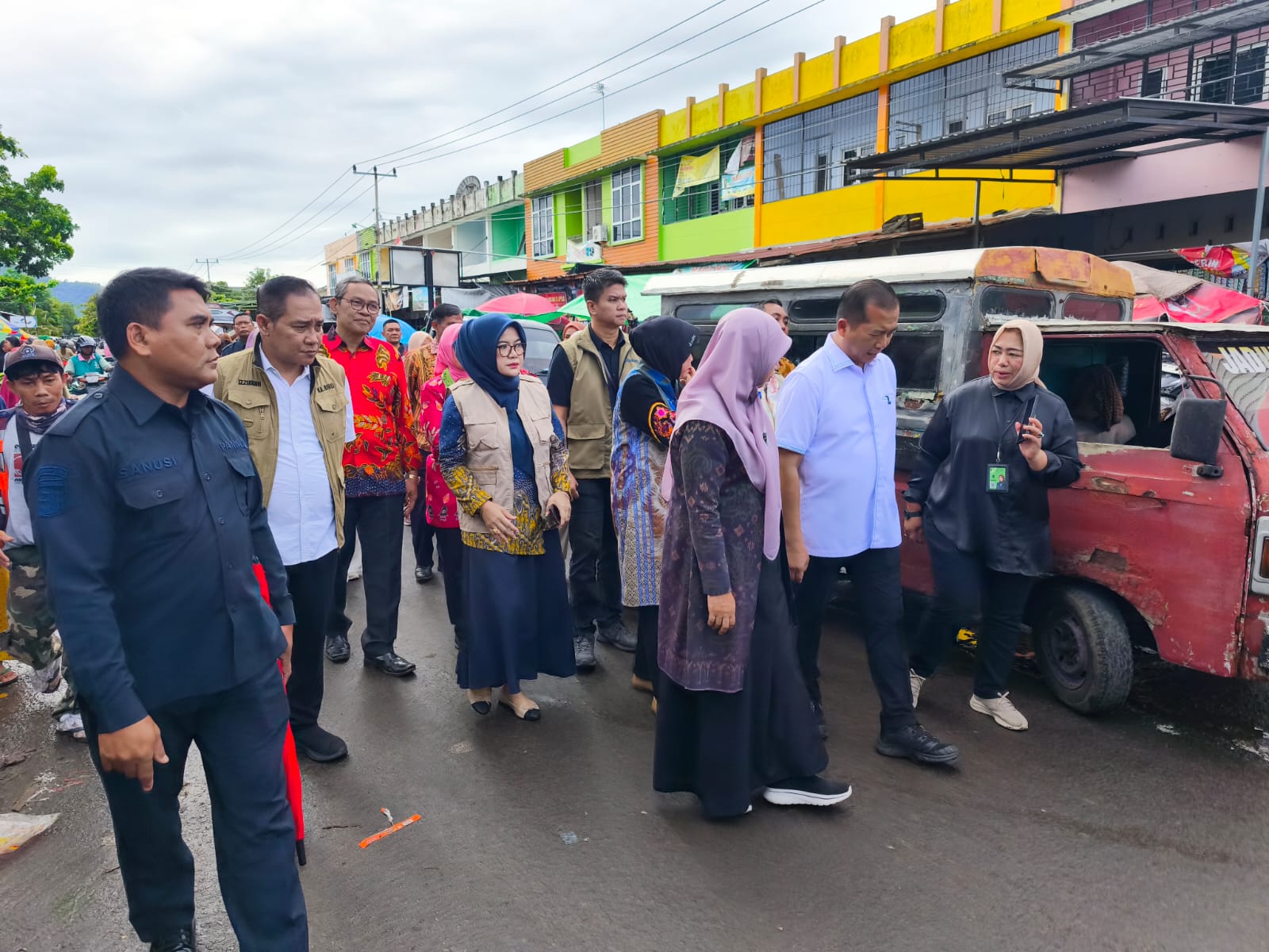 Biro Ekbang Dampingi Gubernur NTB Lakukan Sidak Pasar Gerung, Pastikan Stabilitas Harga Bahan Pokok Jelang Ramadan