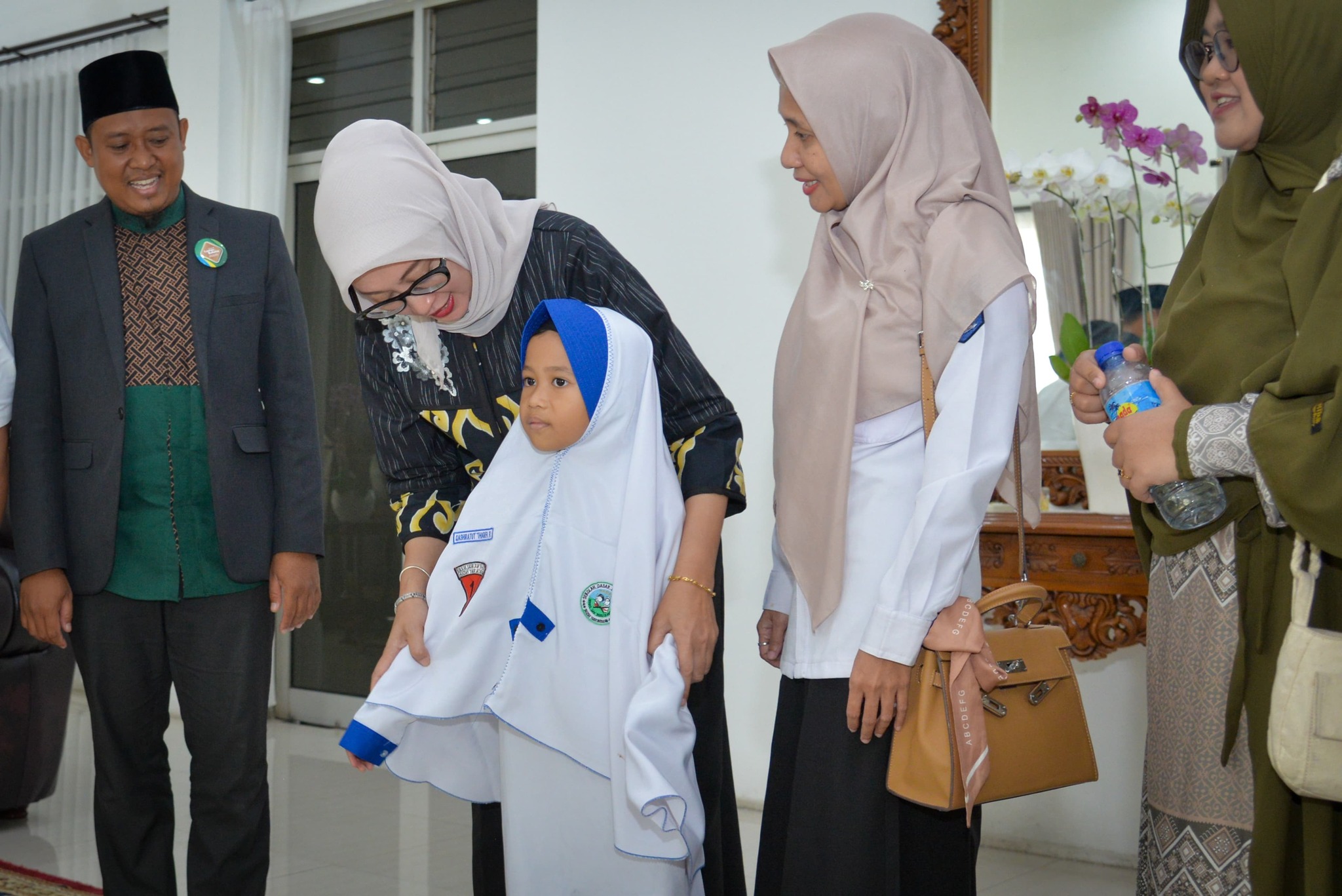 Langganan Juara Olimpiade Inernasional, Bunda Sinta Bangga Prestasi Atut