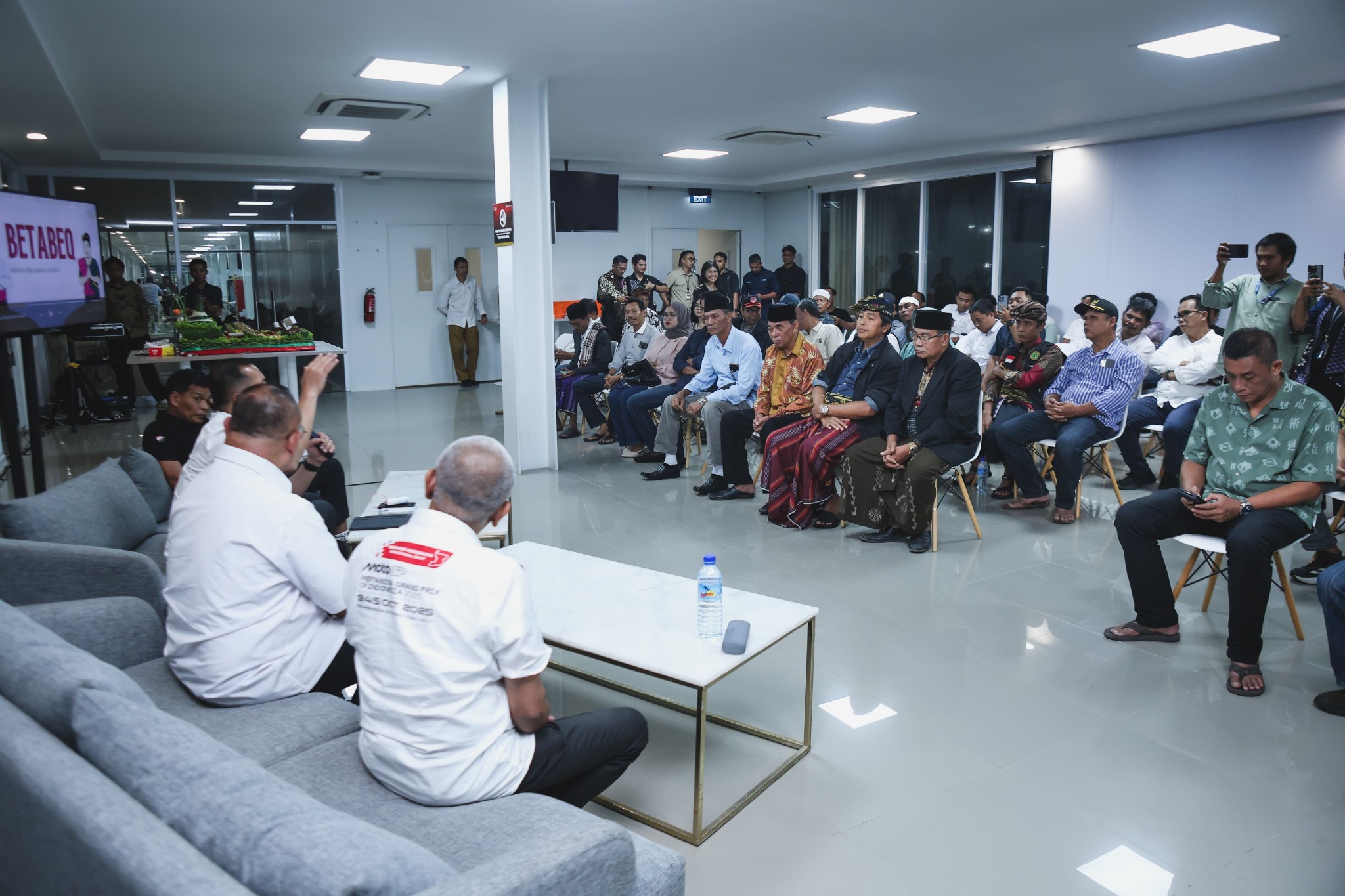 Gubernur NTB Dorong Tradisi Betabeq di Setiap Event Besar