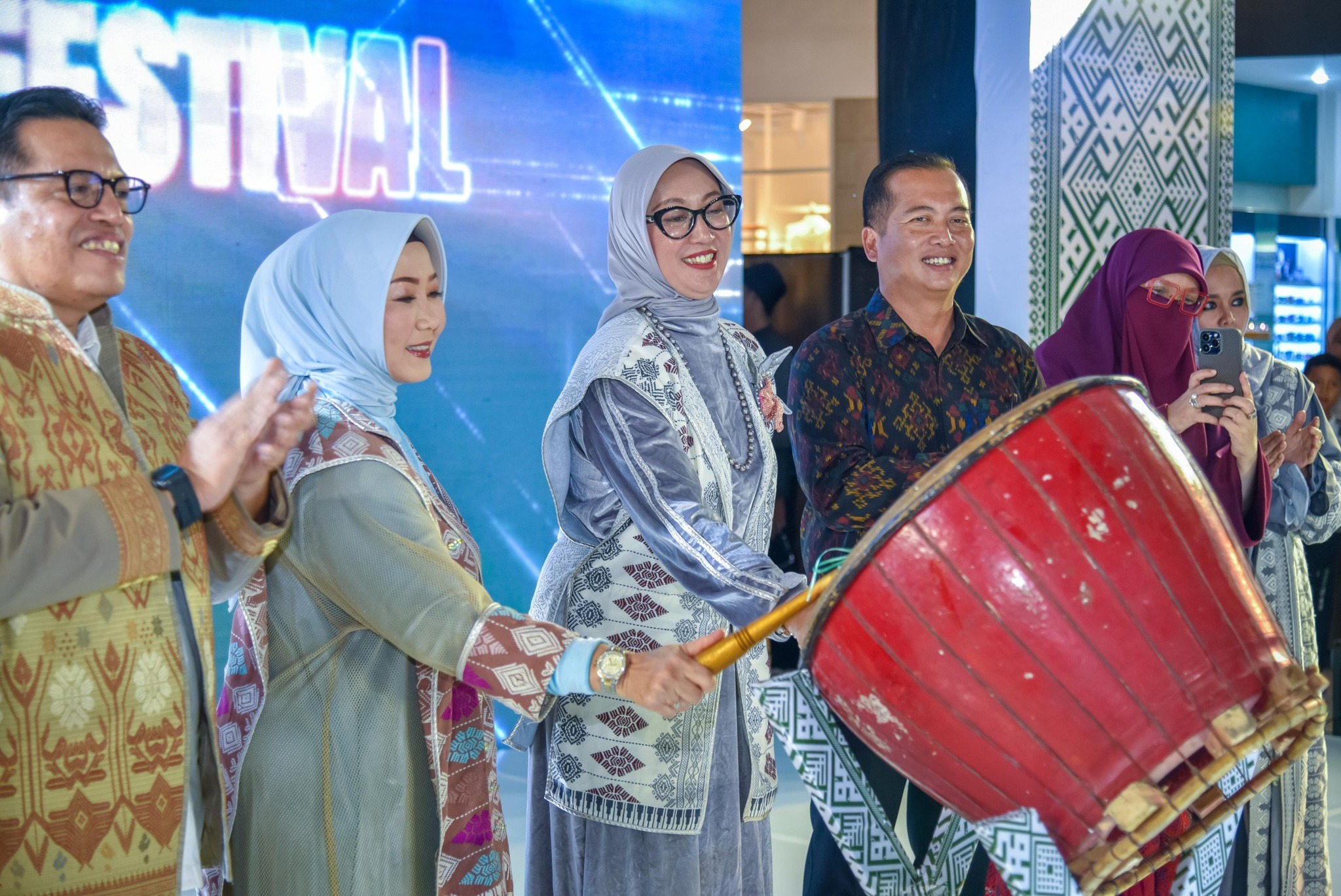 Potensi Besar Ekonomi Syariah, Gubernur NTB Dorong Lompatan di Industri Fashion dan Pariwisata