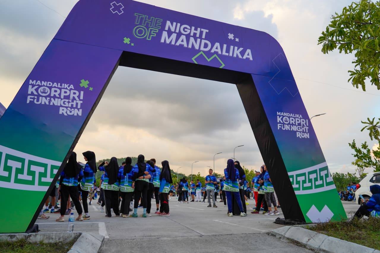 Ribuan Peserta Meriahkan Fun Night Run Mandalika 2025