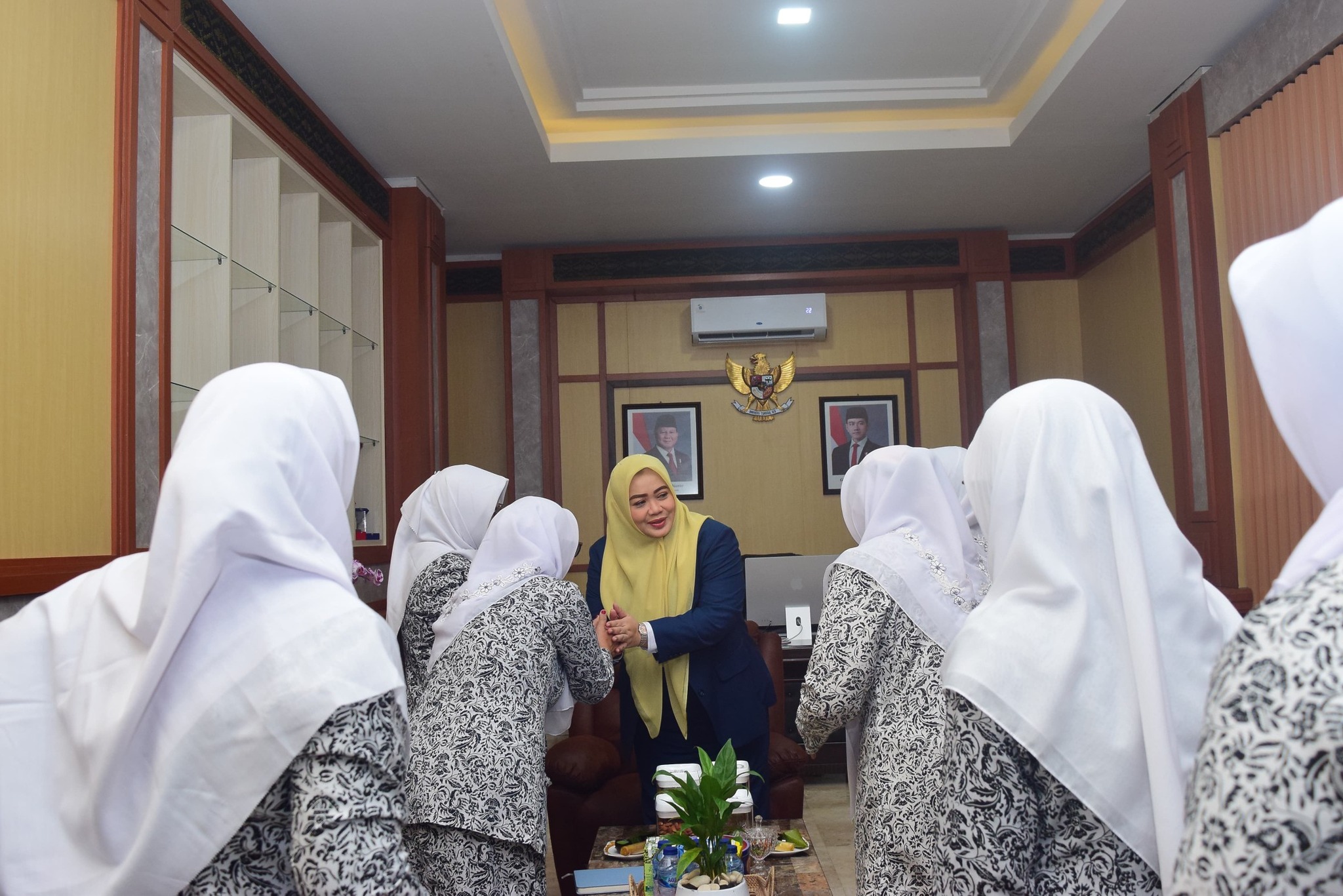 Wagub NTB Harap IBI Jadi Wadah Aspirasi Seluruh Bidan di NTB