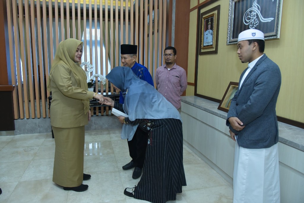 Khairunnisa Persembahkan Juara 1 STQH Nasional untuk NTB, Wagub Sampaikan Apresiasi 