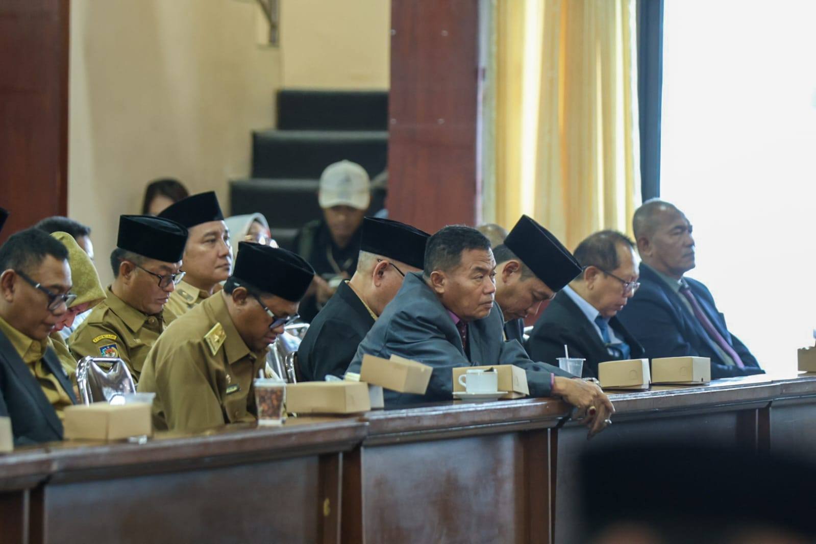 DPRD NTB Serahkan Enam Raperda, Gubernur Tekankan Perlindungan dan Pemberdayaan Masyarakat