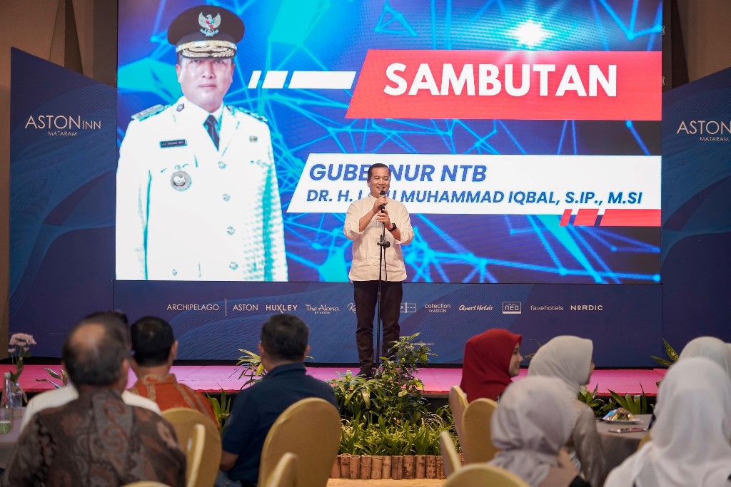 Penuh Tawa dan Haru, Gubernr NTB Lepas Komandan Lanud: "Jangan Lupakan Serpihan Surga ini"