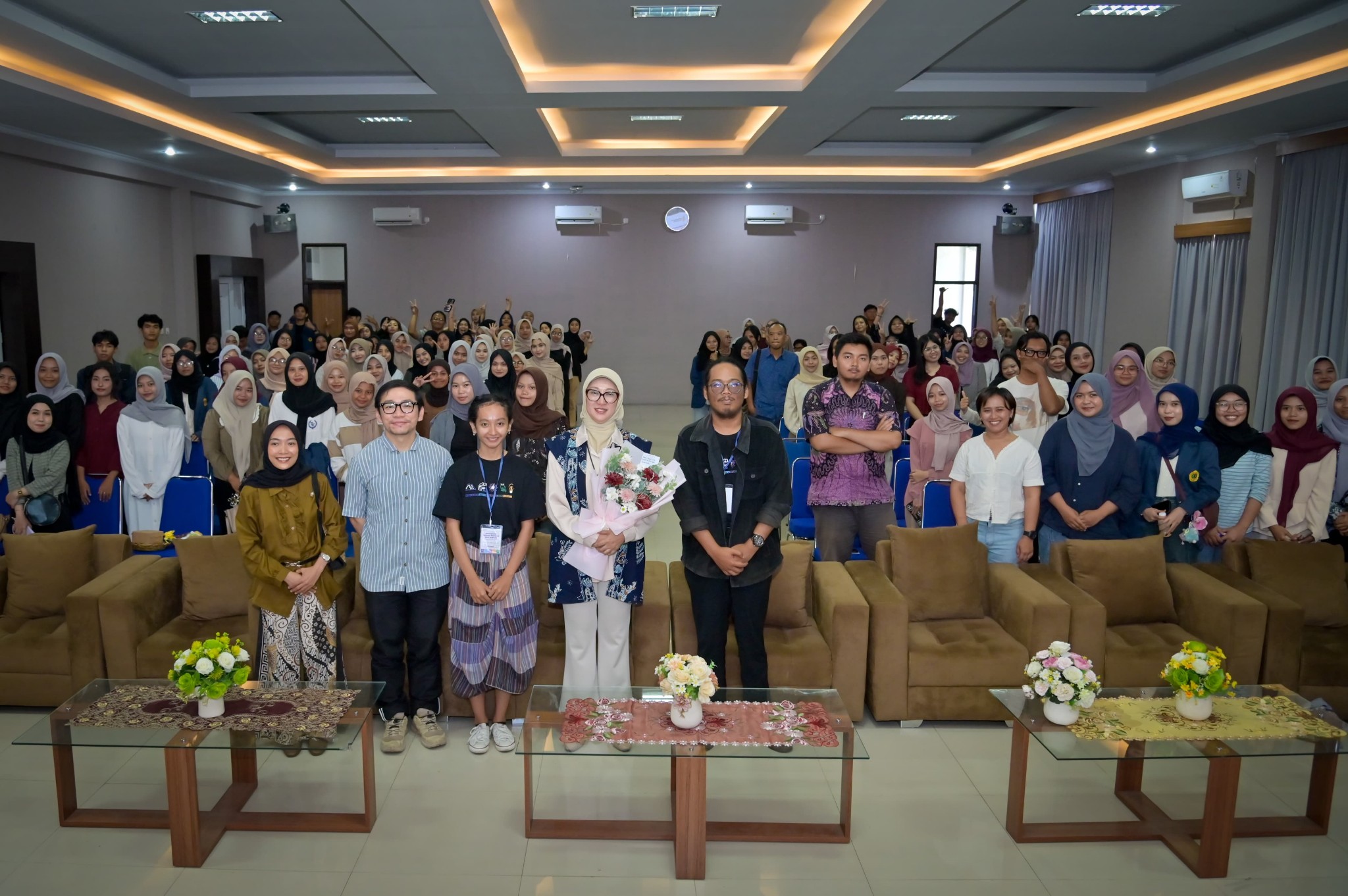 Menulis Bukan Sekedar Kata, tapi Menyusun Masa Depan