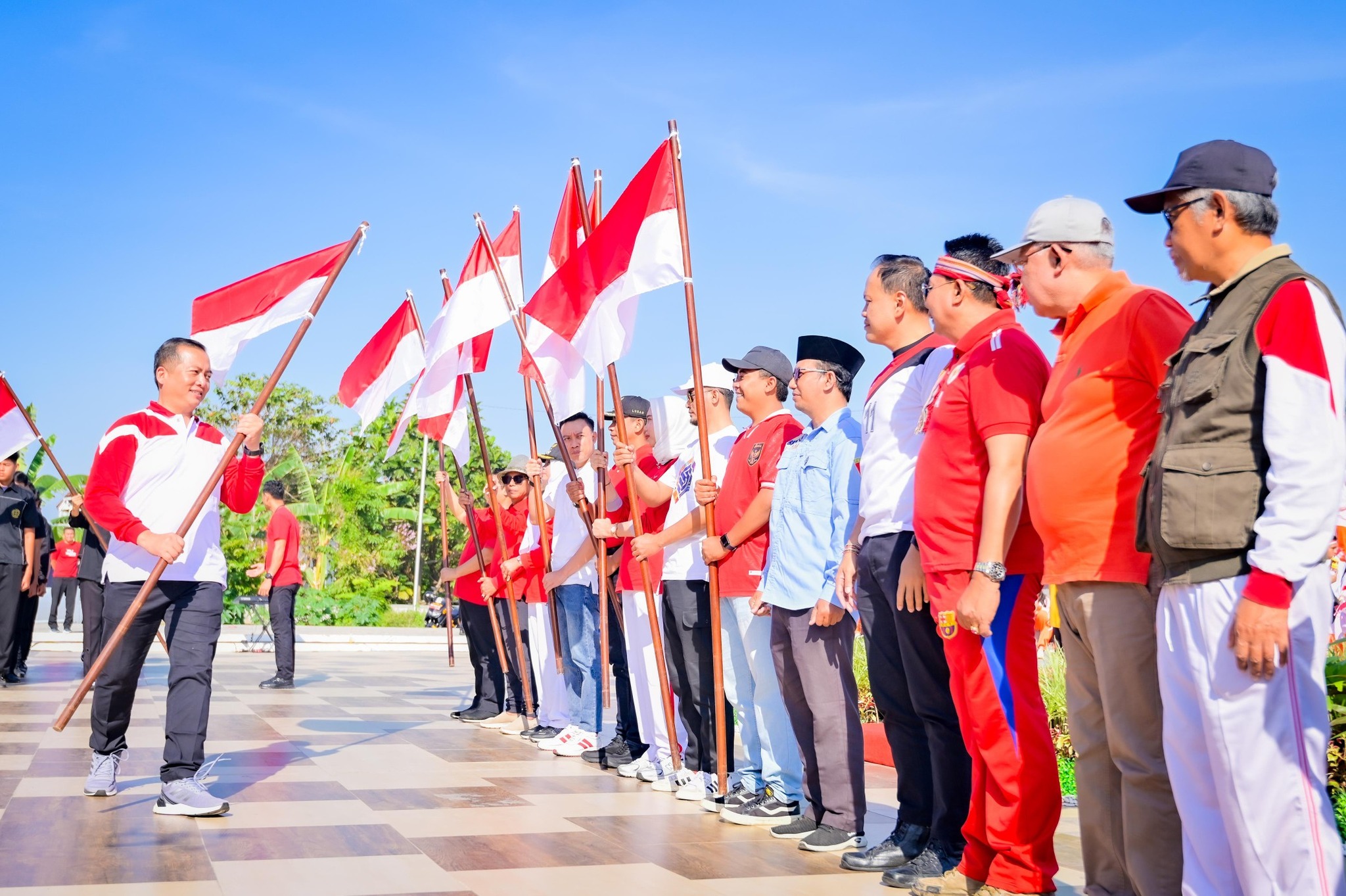 Parade Merah Putih Warai Mataram, Gubernur Tekankan Pentingnya Patriotisme