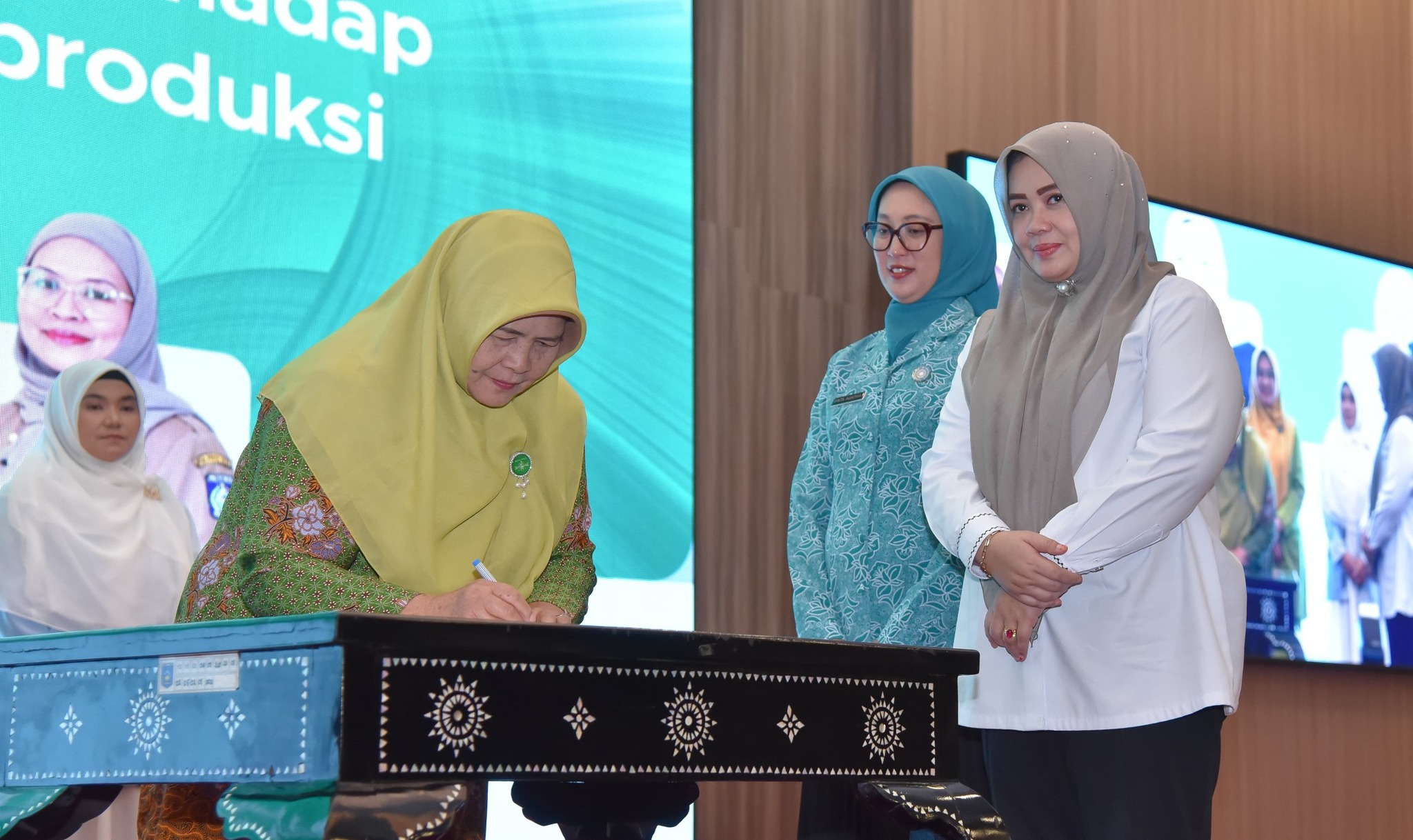 Lawan Perkawinan Anak, Pemprov NTB Galang Komitmen Bersama Organisasi Wanita