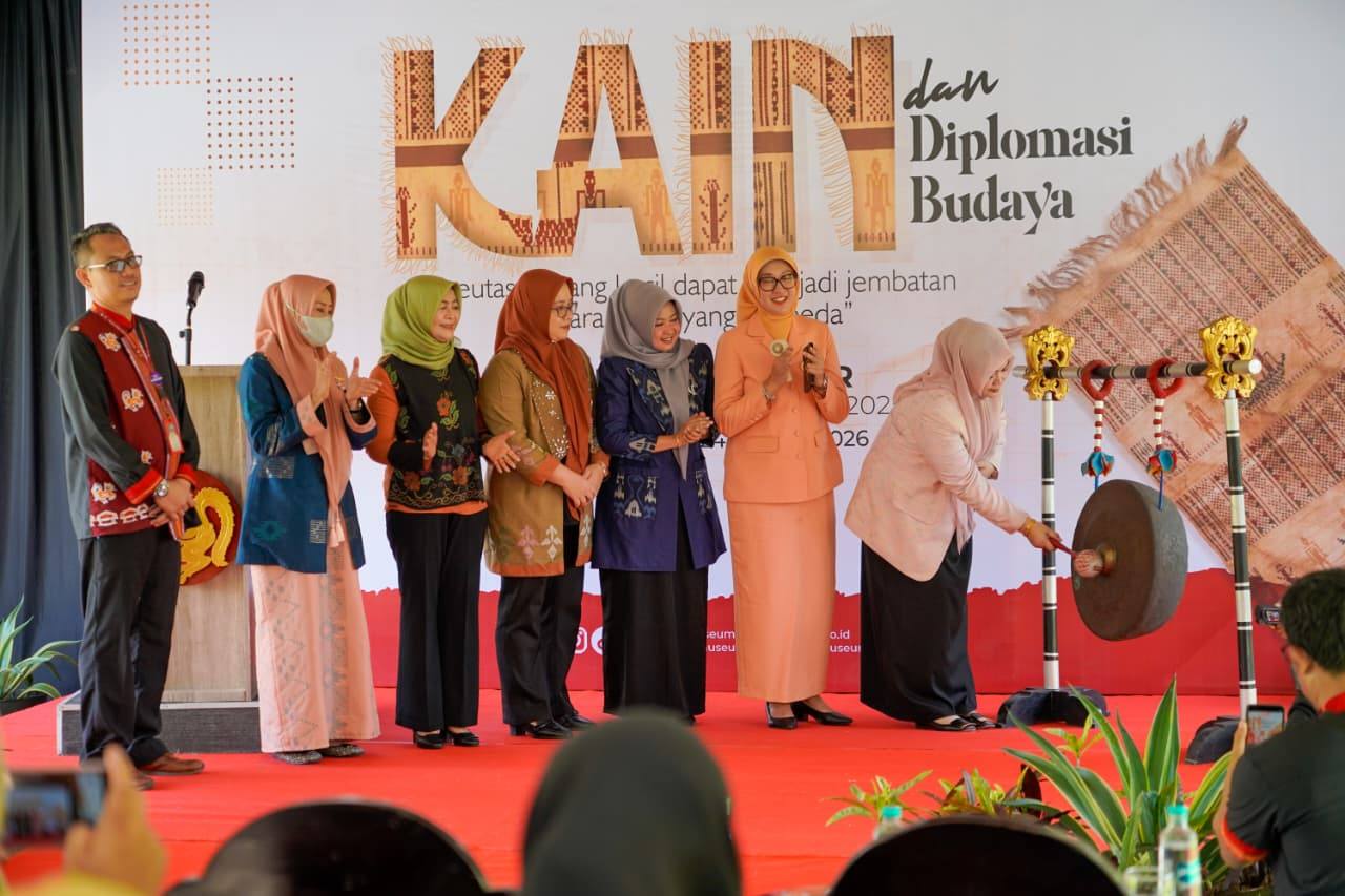 Pameran "Kain dan Diplomasi Budaya", Wagub Tekankan Pentingnya Menghidupkan Tradisi