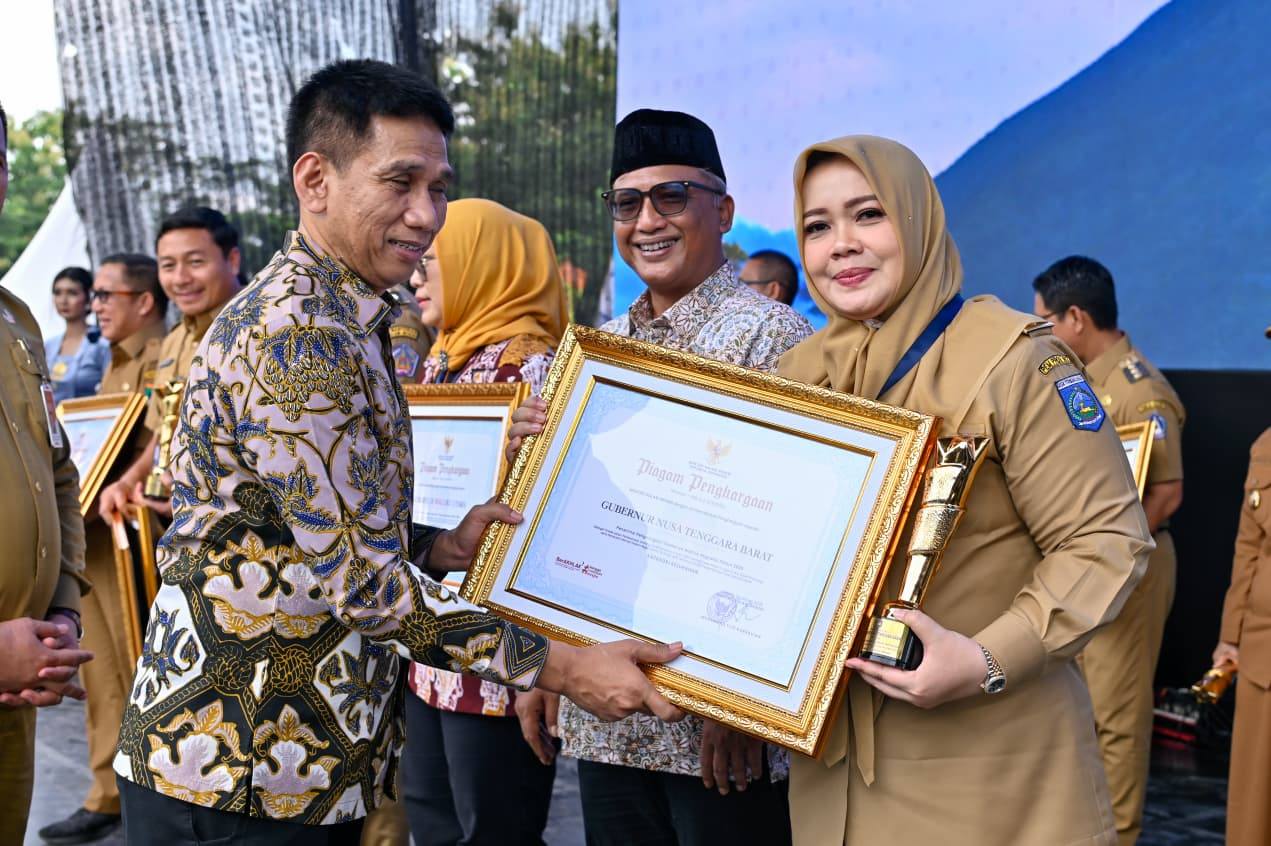 Pembinaan Desa Dinilai Berhasil, Pemprov NTB Terima Upakarya Wanua Nugraha