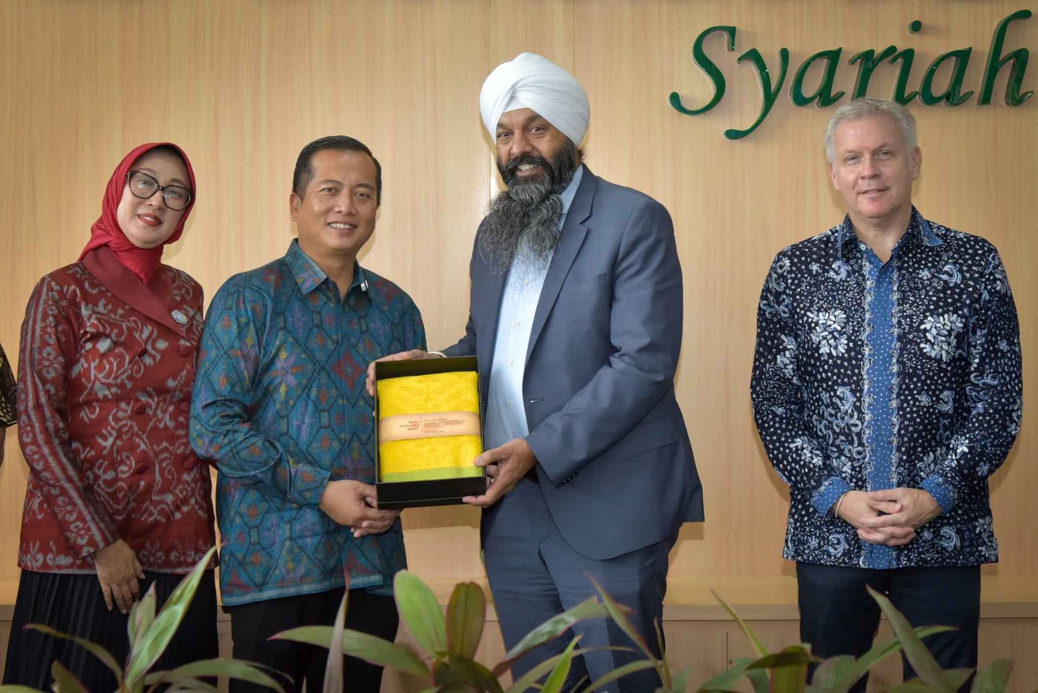 Gubernur NTB Tegaskan Komitmen Kemudahan Investasi dalam Pertemuan dengan Kanada