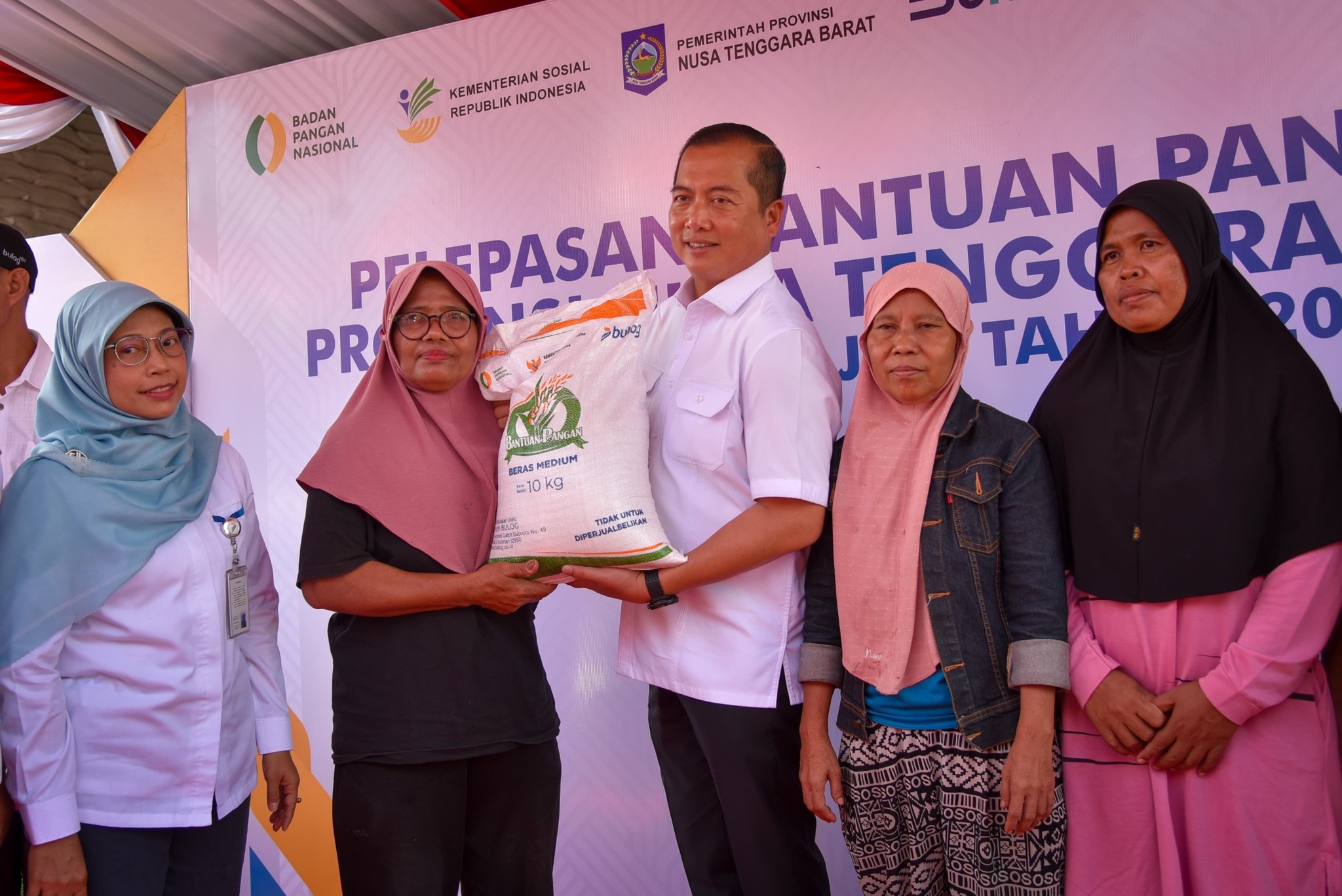 Respon Cepat Krisis : Pemprov NTB Salurkan Bantuan Beras Juni-Juli 2025