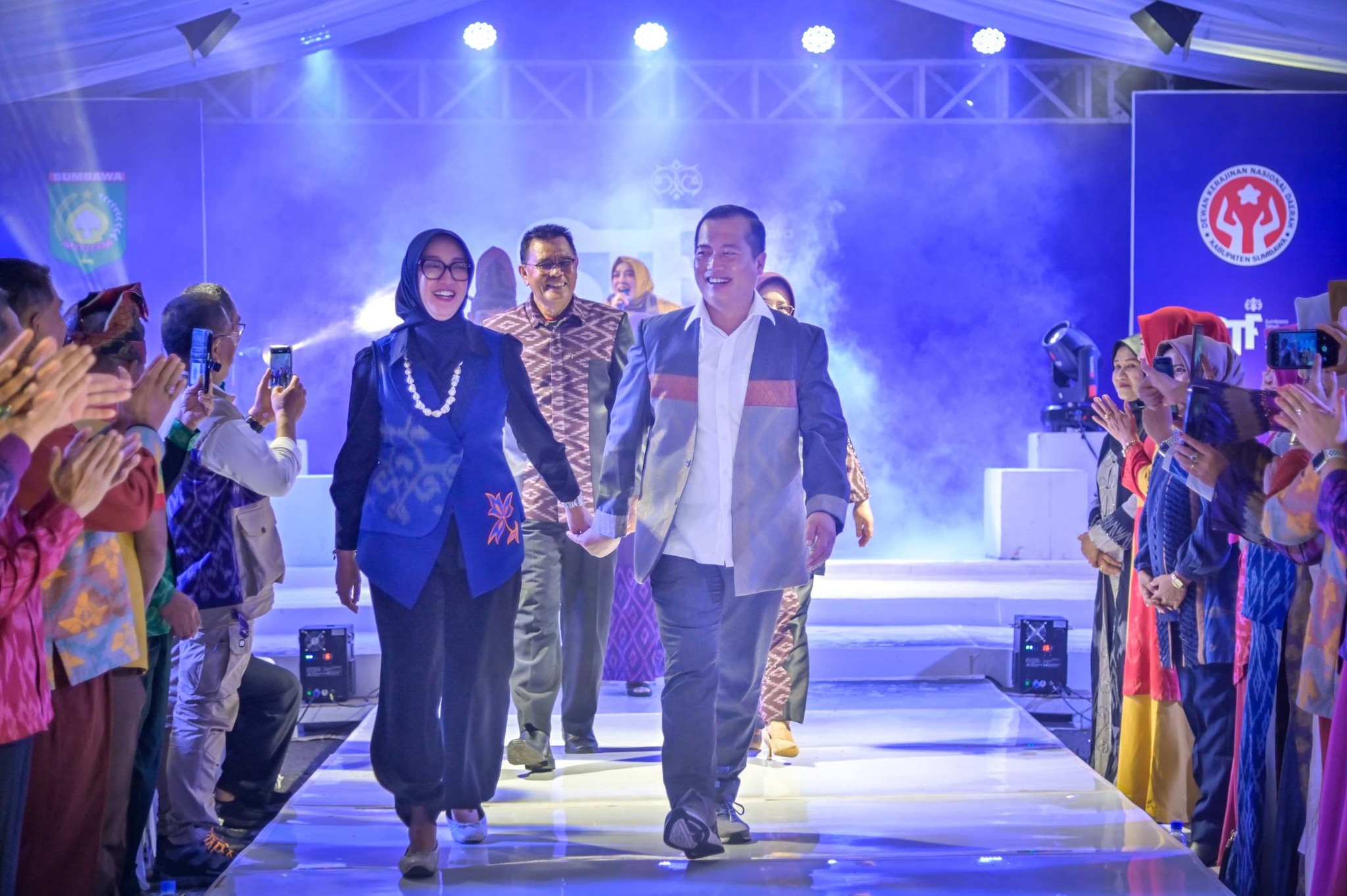 Sumbawa Tenun Fashion Street : Ikhtiar Menjadikan Tenun sebagai Identitas Glogal