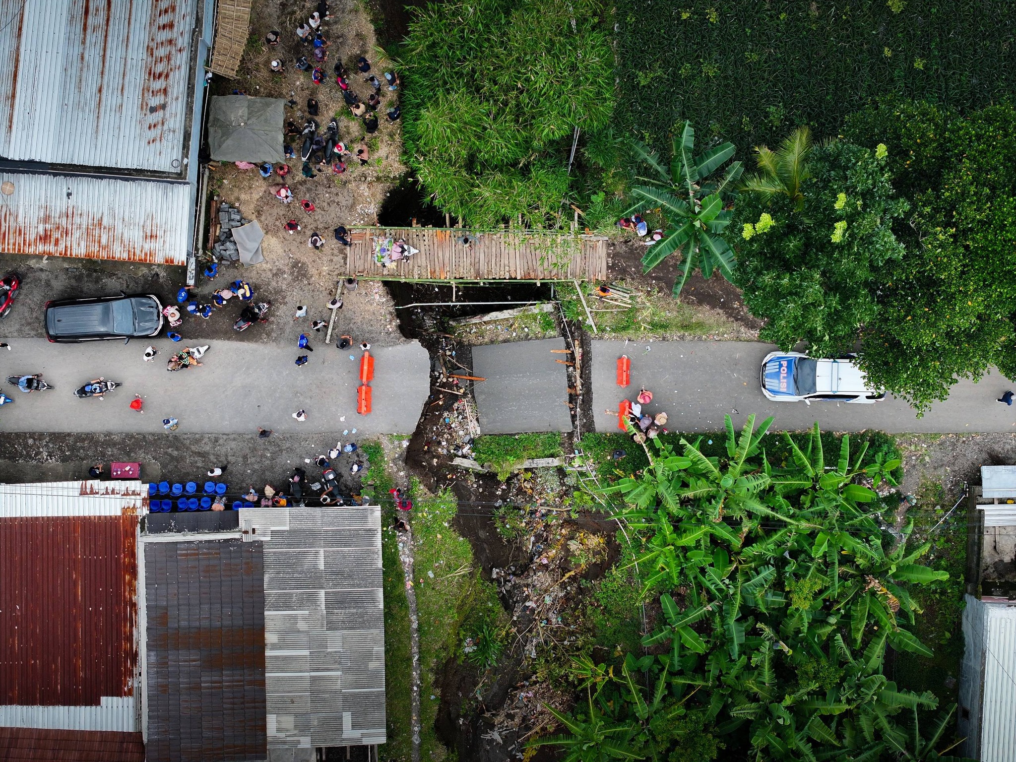 Tinjau Jembatan Perigi, Gubernur NTB Dorong Pengadaan Stok Jembatan Bailey