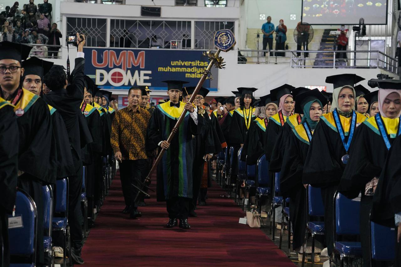 Jangan Takut Gagal, Gubernur NTB Ajak Wisudawan UMM Berani Bermimpi Besar 