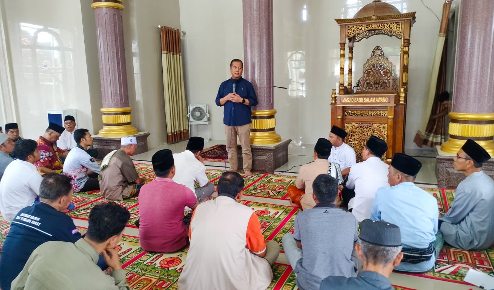 Safari Ramadhan Ke Lombok Tengah, Gubernur NTB Salurkan Bantuan Kepada Warga Setempat