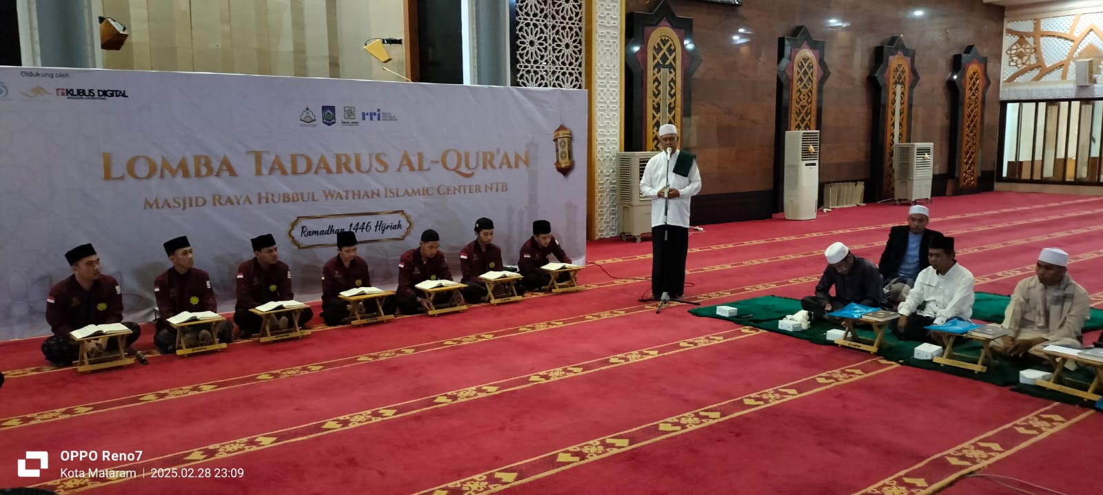 Shalat Terawih Perdana dan Lomba Tadarrus Al-Qur'an di Masjid Hubbul Wathan