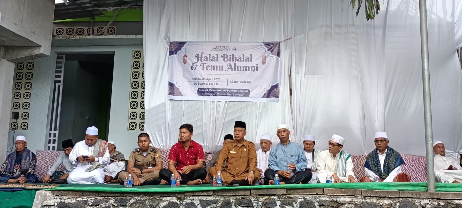 Karo Kesra Setda NTB Mewakili Gubernur Hadiri Halal-Bihalal dan Pengajian Umum di Ponpes Al-Buhori Semayan Praya