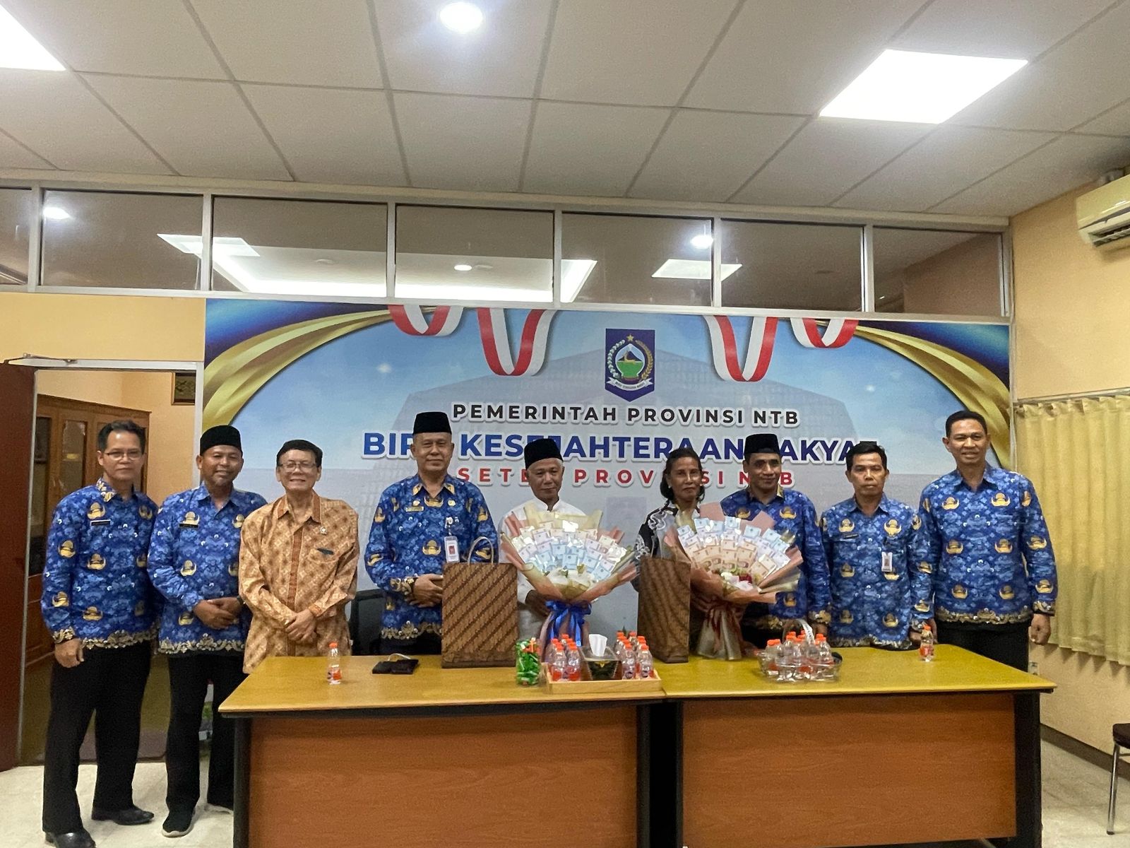 Pelepasan Purna Tugas Dua ASN dan Rapat Persiapan Kegiatan Triwulan III Biro Kesra Berlangsung Khidmat