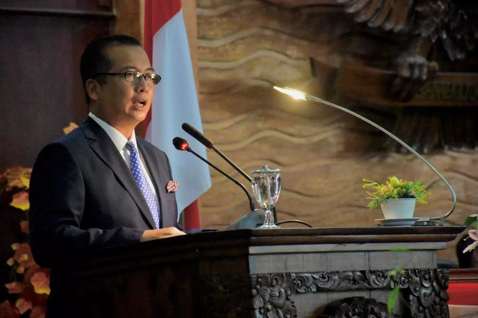 Rapat Paripurna Ke Satu Dalam Rangka pembahasan Raperda Prakarsa Gubernur NTB dan Raperda Prakarsa DPRD Provinsi NTB