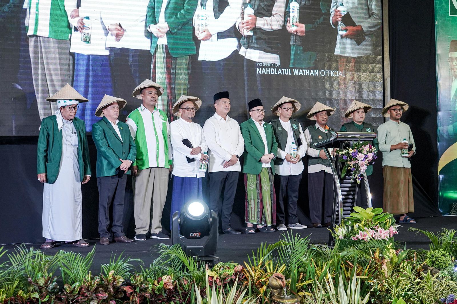 Gubernur NTB dan Menteri ATR/BPN Hadiri Tasyakuran HUT ke-72 PBNW dan Luncurkan Gerakan “NW Menanam”