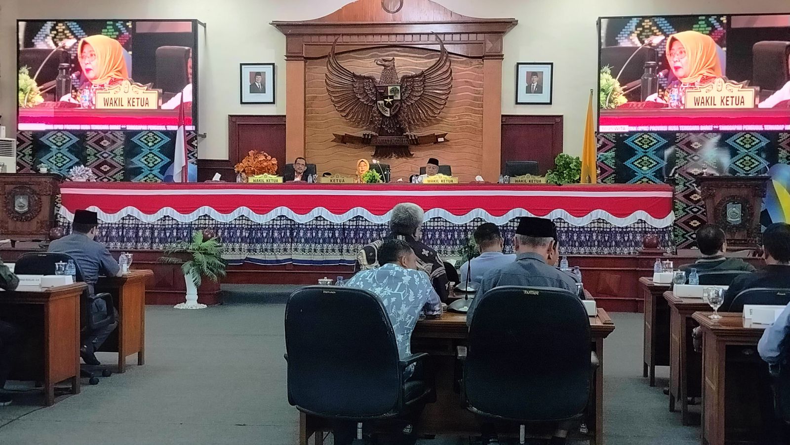 Paripurna DPRD NTB Bahas Tanggapan Pengusul atas Hak Interpelasi DAK 2024