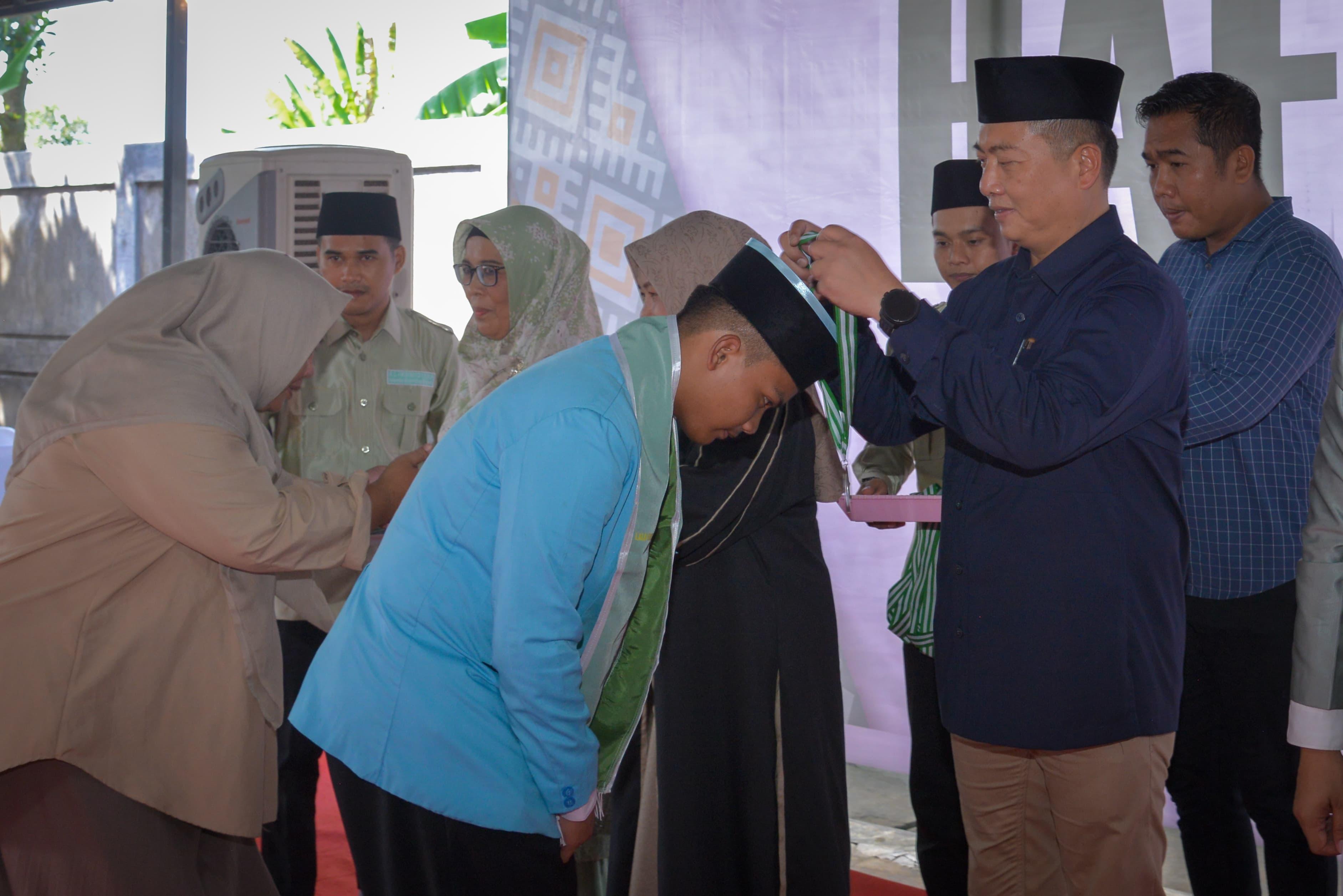 Karo Kesra Dampingi Gubernur NTB pada Haflah dan Harlah ke-12 Ponpes Al-Hamidiyah Montong Are