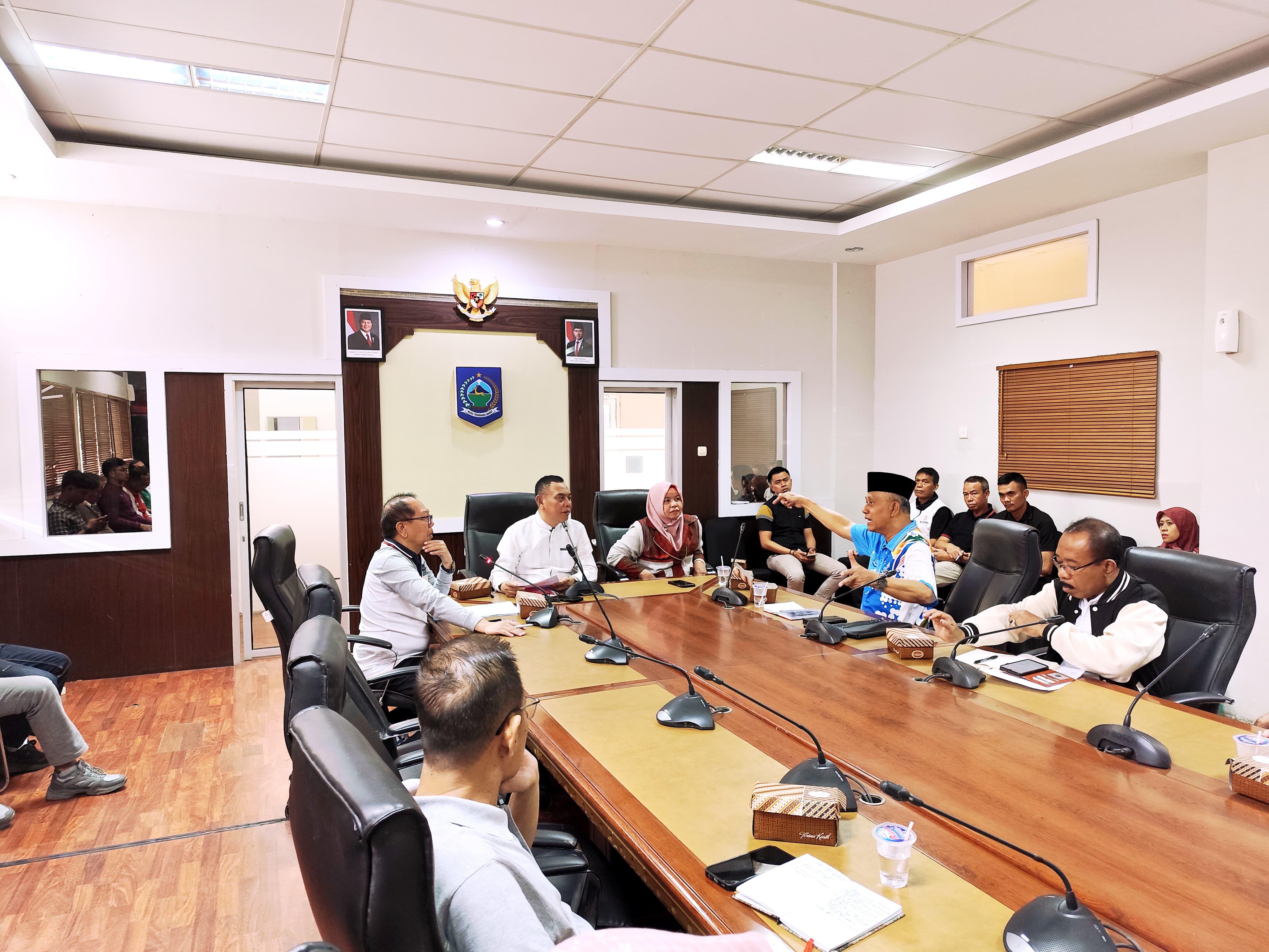 Rapat Membahas Rencana Pembagian Bendera Merah Putih Sambut HUT ke-80 RI