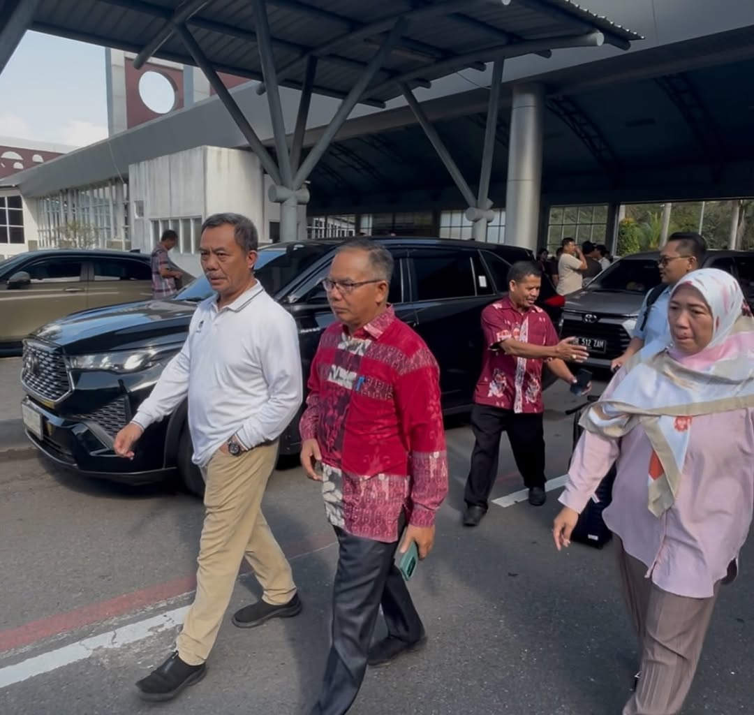 Kepala BRIDA NTB Sambut Kunjungan Kepala BSKDN Kemendagri di Bandara BIZAM: Perkuat Sinergi Kebijakan Berbasis Riset