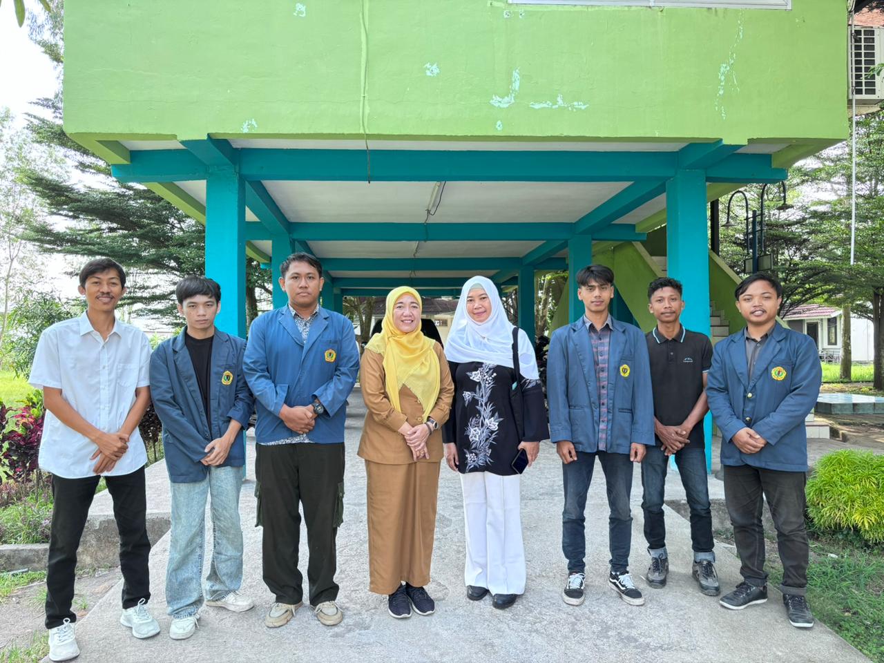 BRIDA NTB Menerima Penyerahan Hasil Inovasi Alat Peraga Sains Interaktif Dari Mahasiswa Magang Program Studi Fisika UNRAM