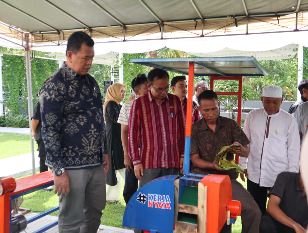 BRIDA NTB Apresiasi Inovasi Mesin Perajang Tembakau Otomatis Tenaga Surya Karya IKM Lombok Barat