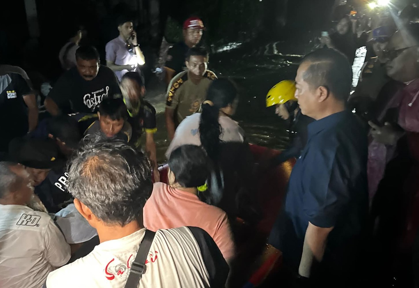 Pastikan Kondisi Warga dan Upaya Penanganan Yang Cepat, Gubernur NTB Tinjau Langsung Lokasi Banjir, ASN Diminta Fokus Bantu Penanganan