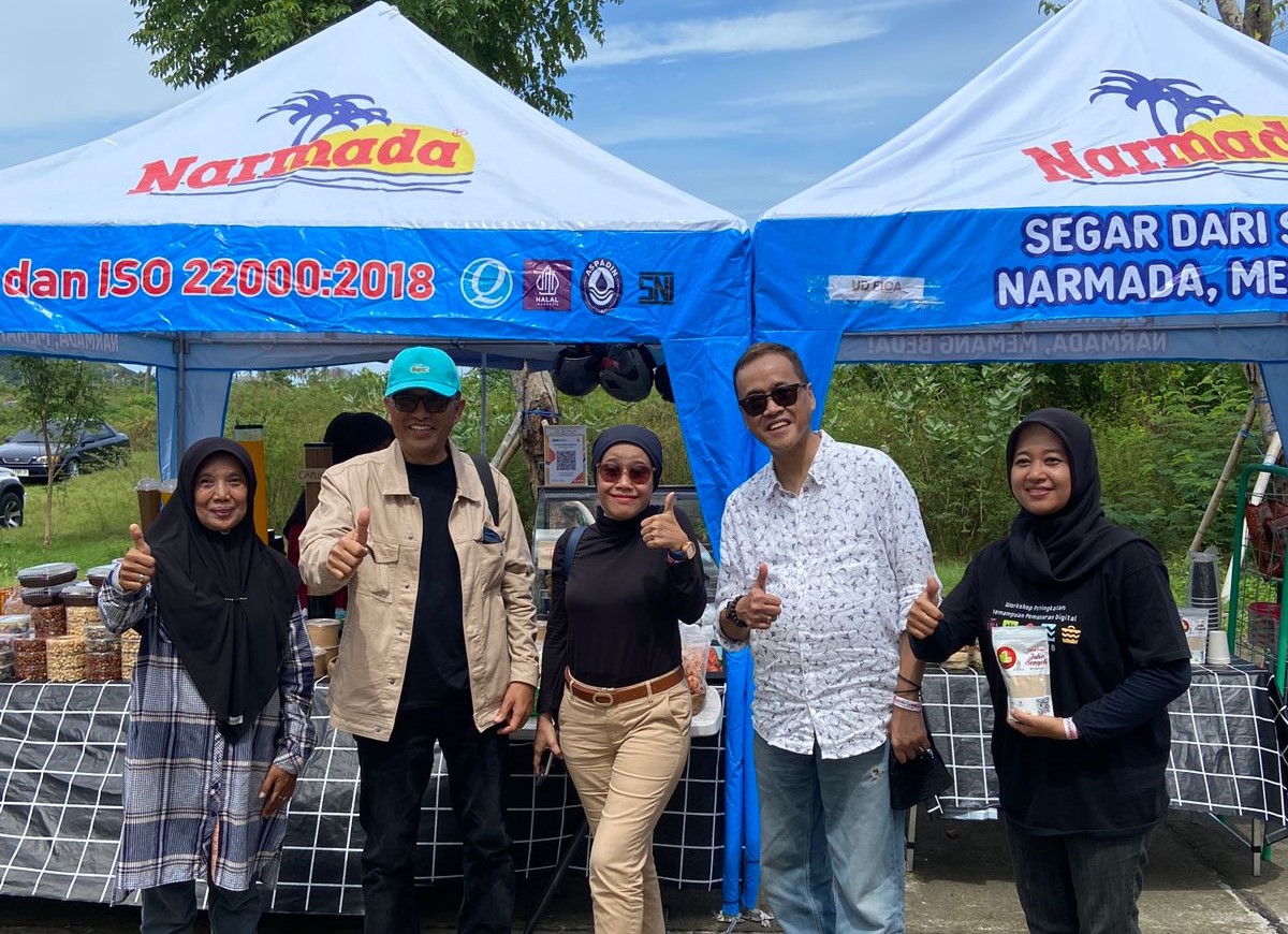 Kadisdag Bersama Direktur Jakre Kunjungi Stand UMKM GT World Challenge 2025 di Mandalika
