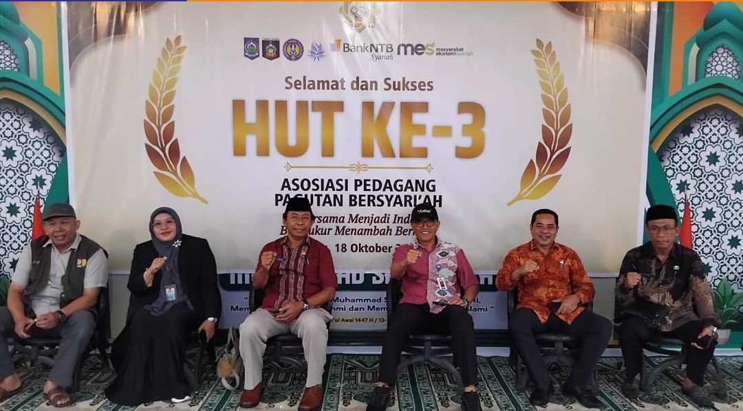 Kadisdag Hadiri HUT ke-3 Asosiasi Pedagang Pagutan Bersyariah, Launching QRIS NTB Syariah