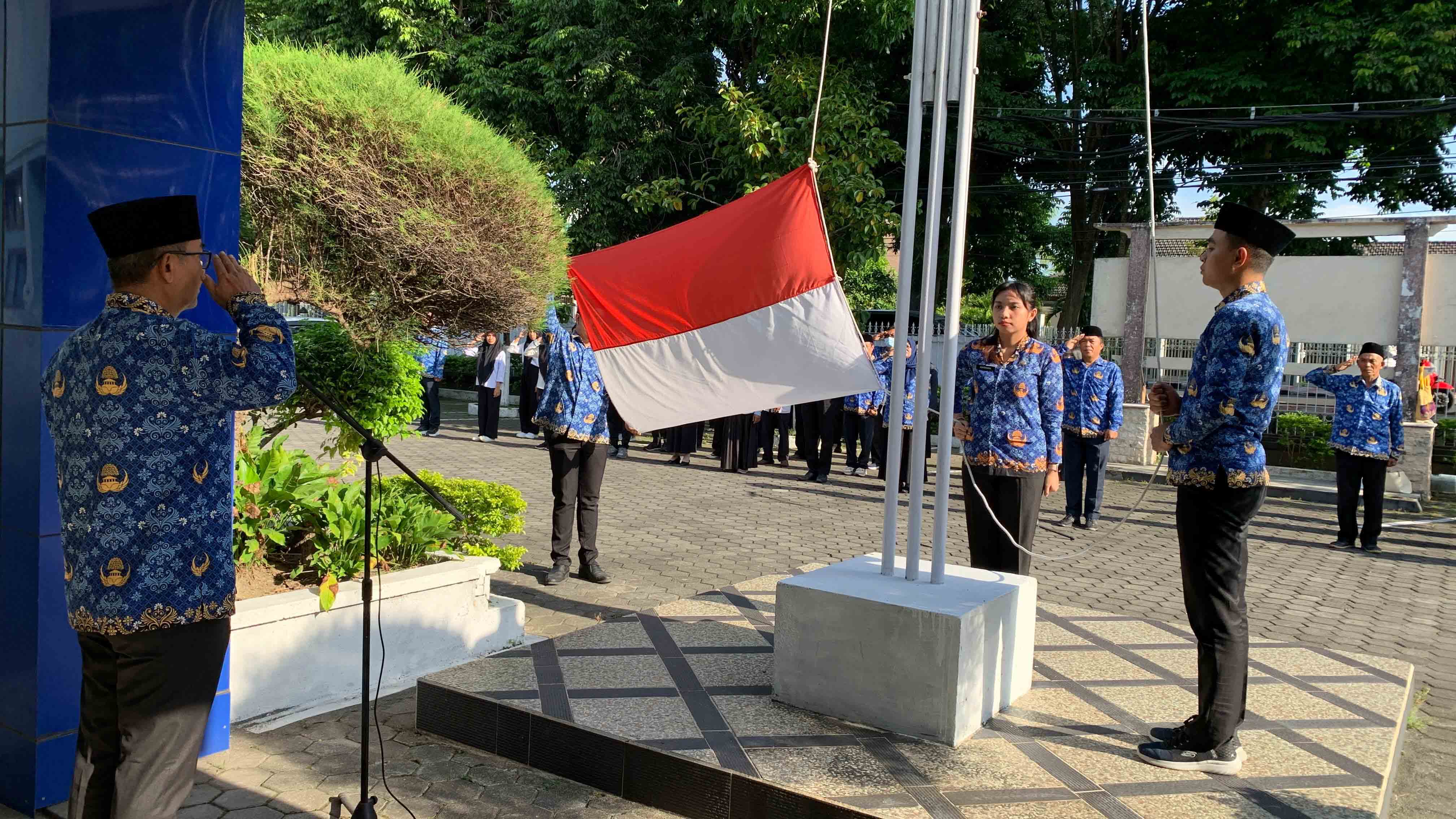 Disdag NTB Laksanakan Upacara Peringatan Hari Sumpah Pemuda