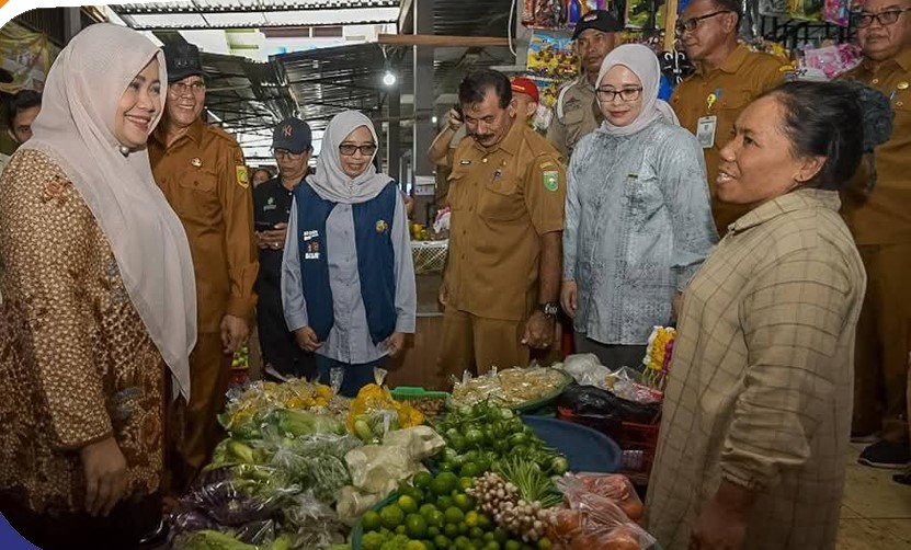 Kadisdag Turut Dampingi Wagub NTB Kunjungi Pasar Seketeng Cek Bahan Pokok