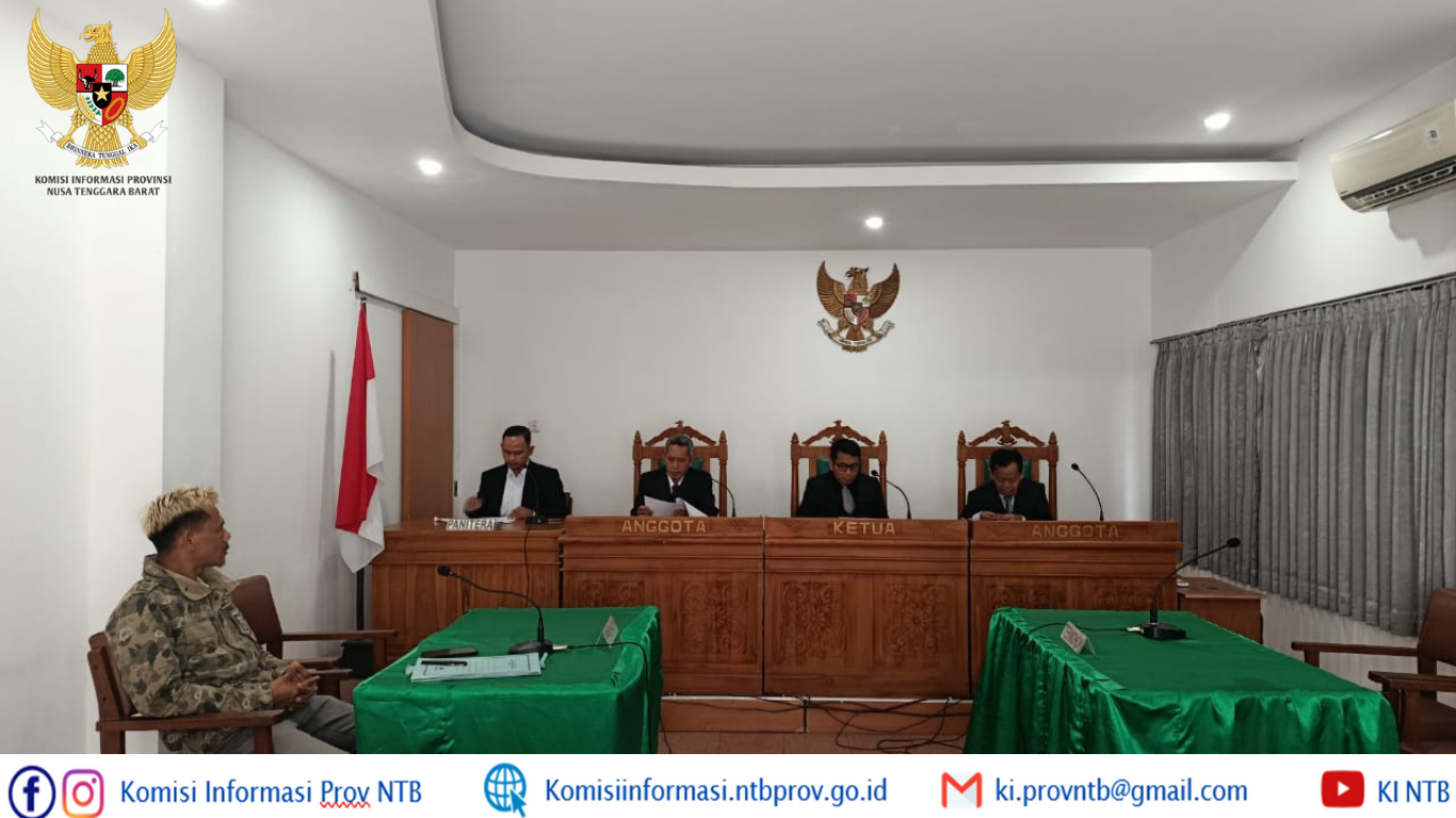 Sidang Ajudikasi Sengketa Informasi Pemohon Saddam Husen vs SMPN 1 Praya Barat Digelar di KI NTB